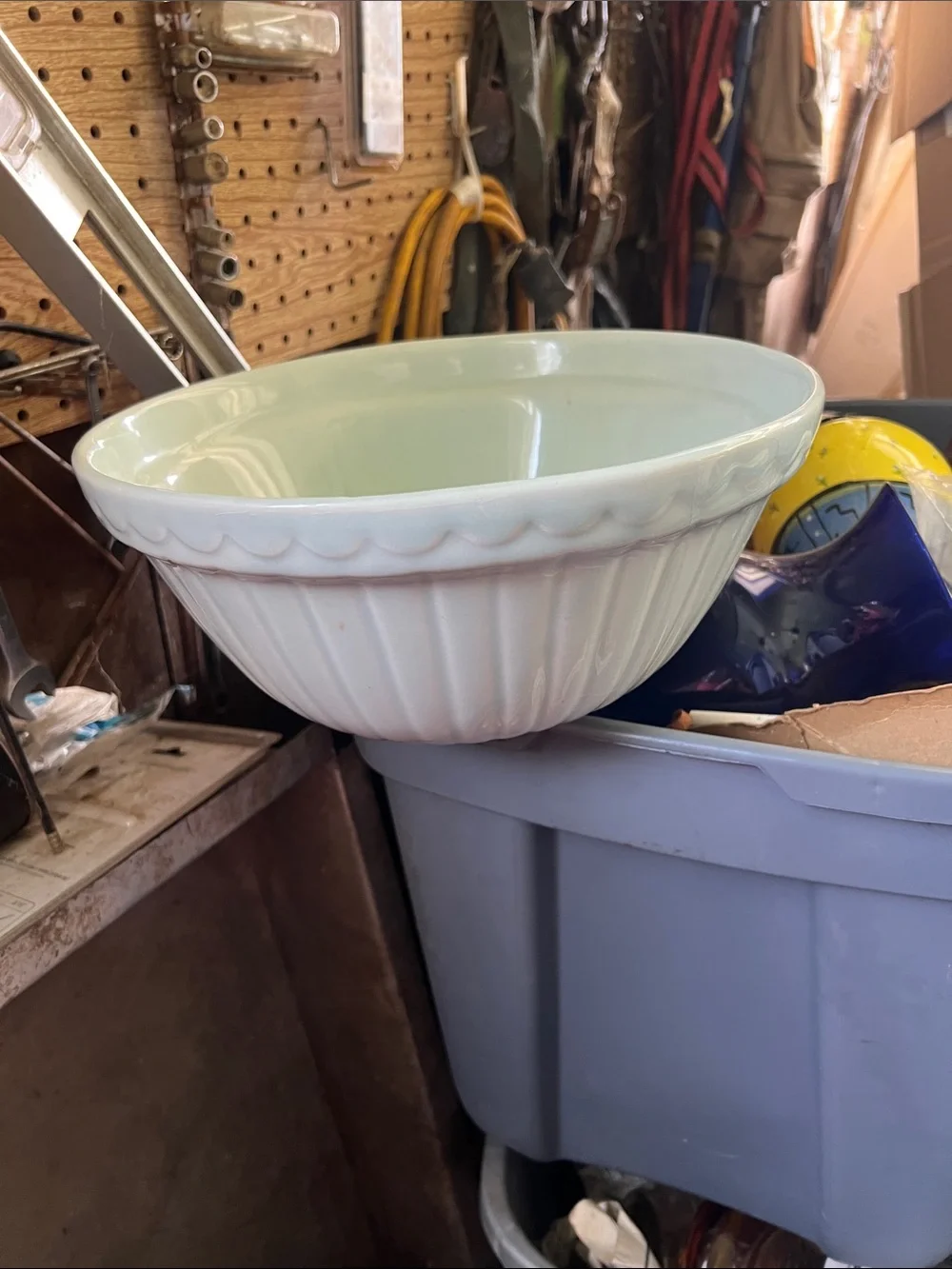 Vubtag green Ceramic Mixing Bowl with Scalloped Rim